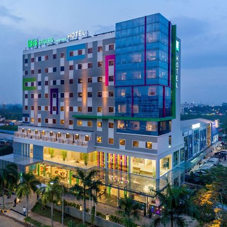 Отель Ibis Styles Cikarang Бекаси Экстерьер фото