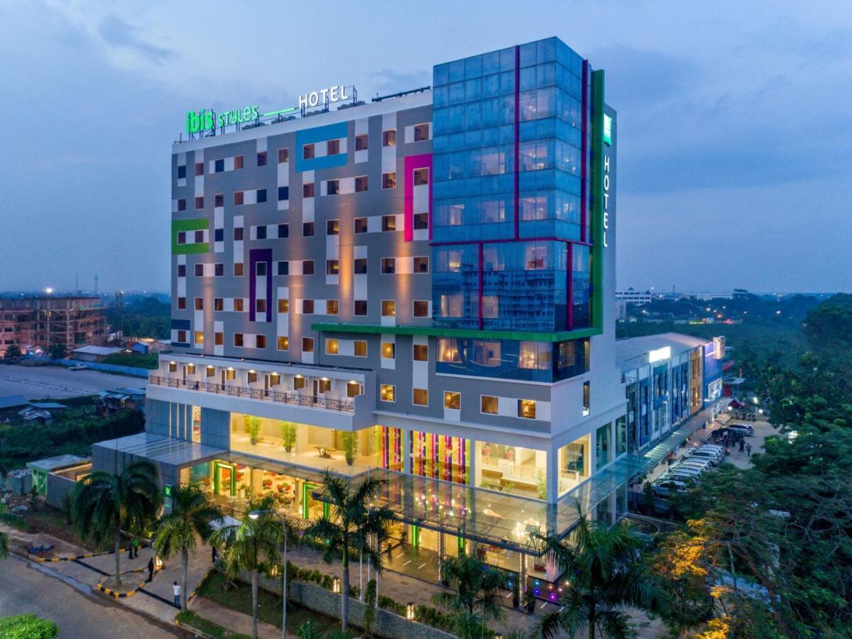 Отель Ibis Styles Cikarang Бекаси Экстерьер фото